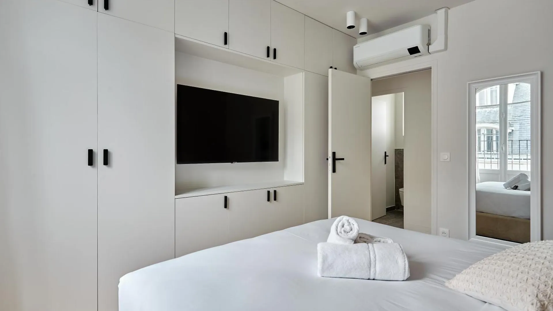 Apartment Residence Trocadero By Studio Prestige Paris France